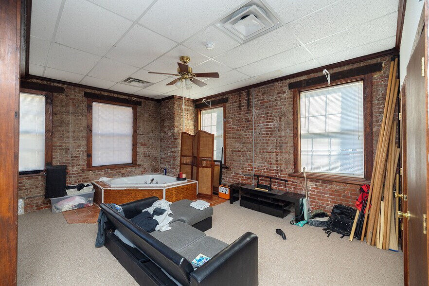 More Photos Of 116 W Pine Ave, El Dorado Office Residential For Sale