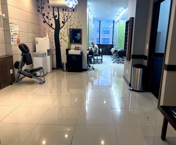 More Photos Of 108 W 14th St, New York Storefront Retail Residential For Lease