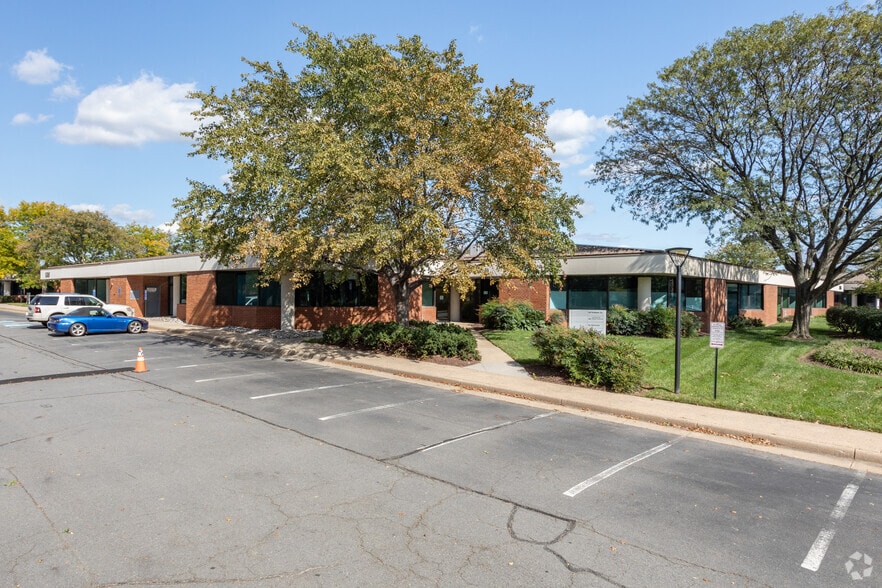 More Photos Of 11208 Waples Mill Rd, Fairfax Unknown For Lease