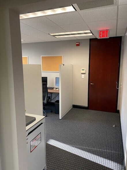 More Photos Of 320 N Salem St, Apex Office For Lease