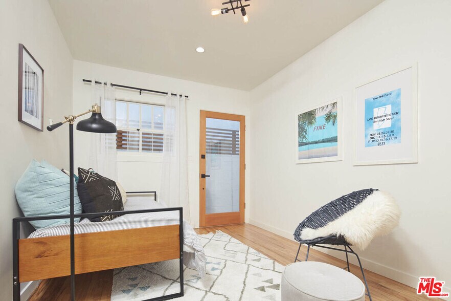 More Photos Of 2818 Abbot Kinney Blvd, Venice Apartments For Sale