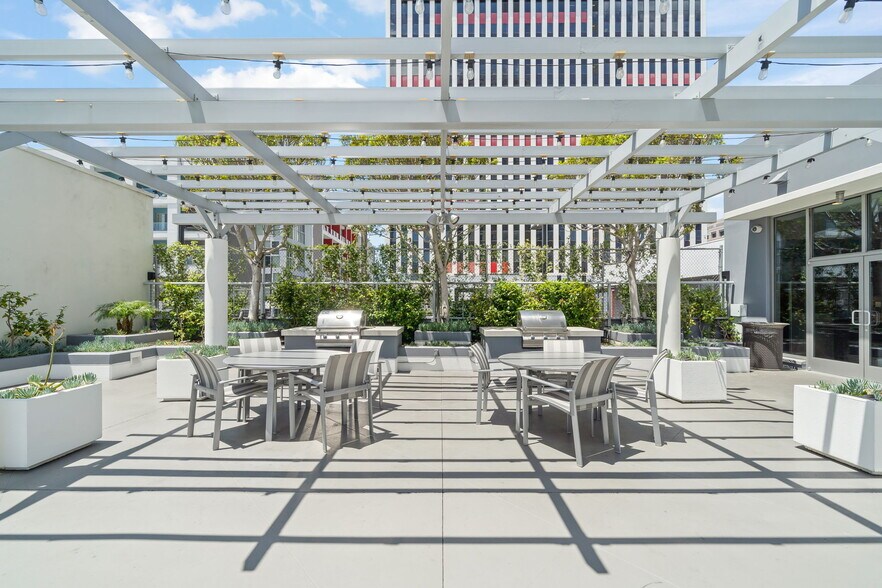 More Photos Of 400 W Ocean Blvd, Long Beach Apartments For Lease