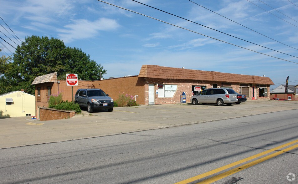 More Photos Of 670-680 High St, Wadsworth Freestanding For Lease