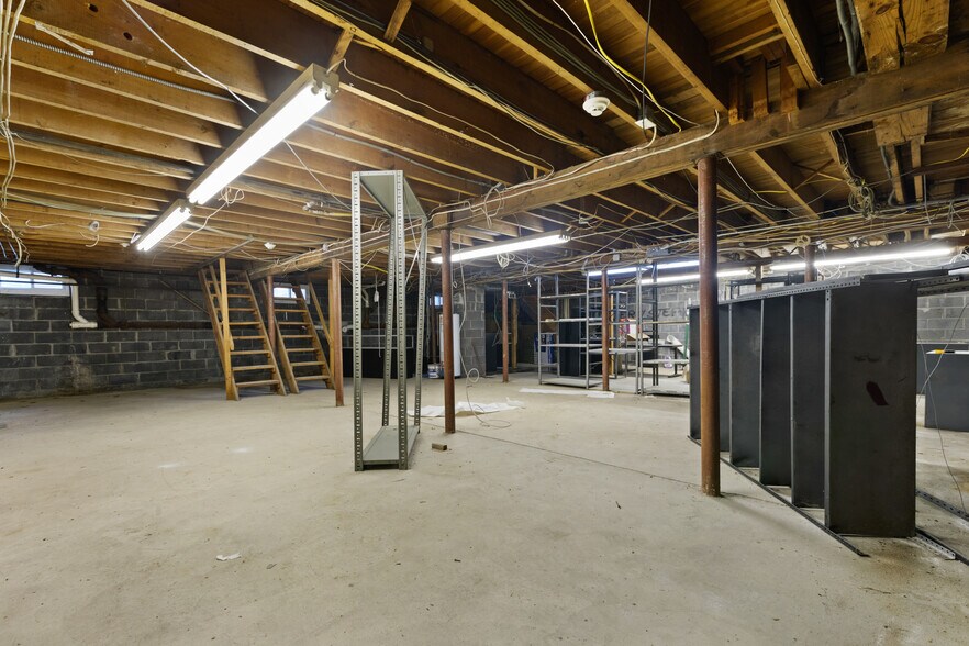More Photos Of 6-14 Elm St, Oakland Storefront Retail Office For Lease