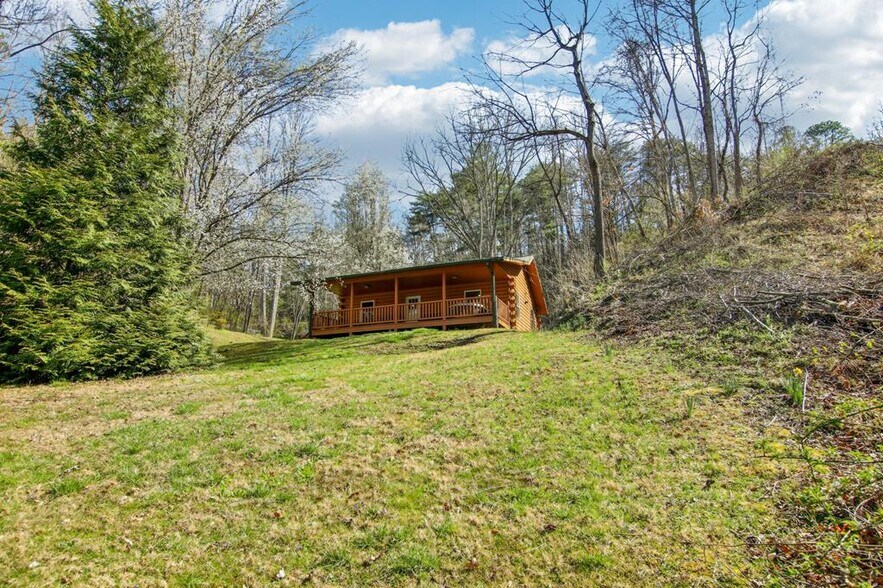 More Photos Of 33 Shepherds Creek rd, Bryson City Specialty For Sale