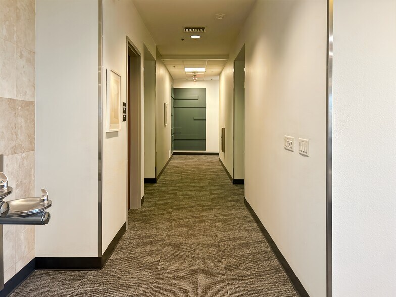 More Photos Of 170 S Green Valley Pky, Henderson Coworking Space