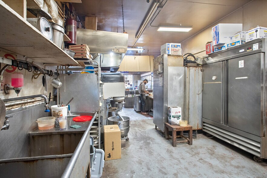 More Photos Of 3627-3629 Taraval St, San Francisco Storefront For Sale