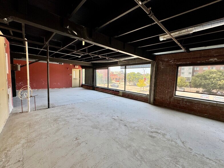More Photos Of 401-409 Kings of Leon Ln, Oklahoma City Storefront Retail Office For Sale