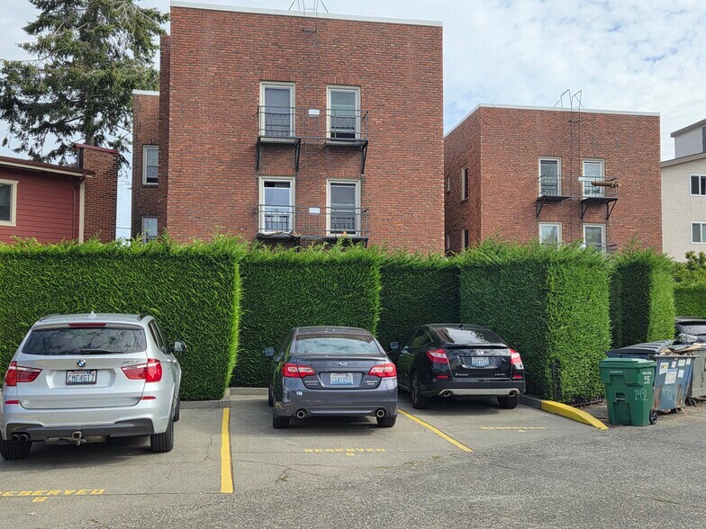 More Photos Of 2452 Alki Ave SW, Seattle Apartments For Sale