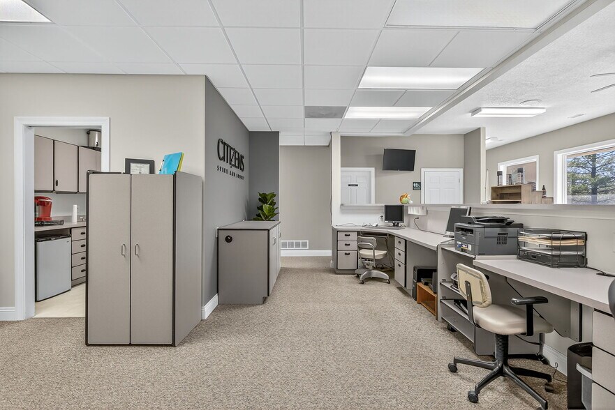More Photos Of 160 Westmount Dr, Farmington Office For Sale