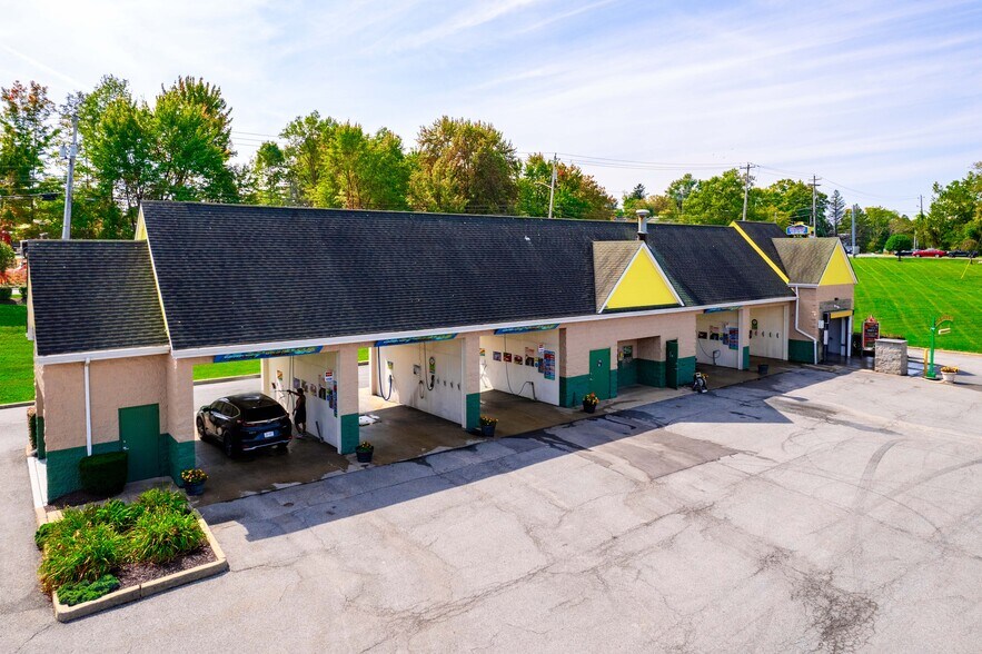 More Photos Of 485 E Main St, Middletown Self Storage For Sale