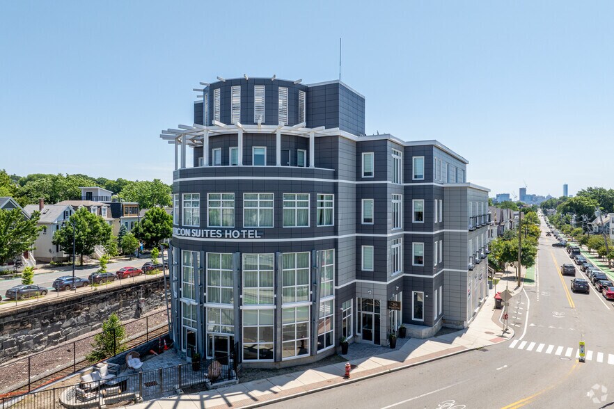 Primary Photo Of 371 Beacon St, Somerville Hotel For Lease