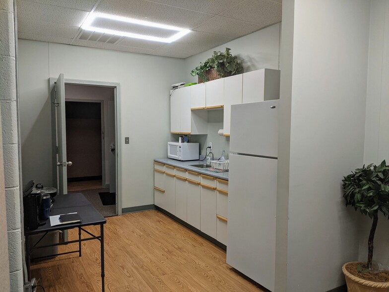 More Photos Of 437 Fern St, Jackson Office For Lease