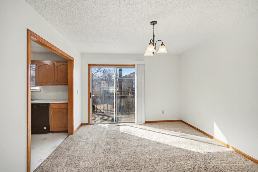 More Photos Of 209 SW Pryor Rd, Lee's Summit Multifamily For Sale