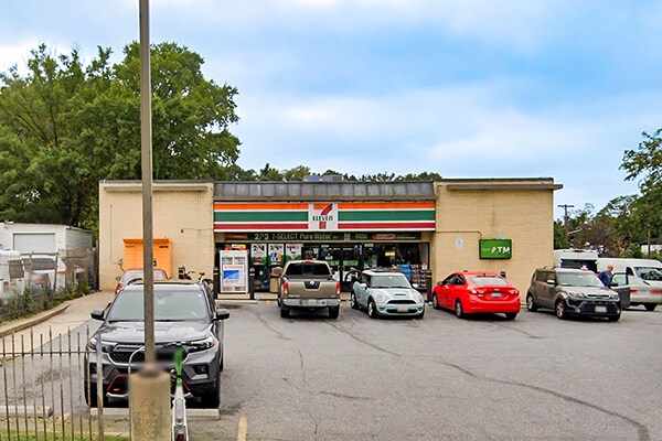 Primary Photo Of 2850 Bladensburg Rd NE, Washington Convenience Store For Sale