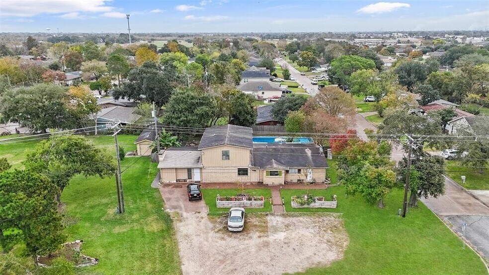 More Photos Of 1804 36th St N, Texas City Multifamily For Sale