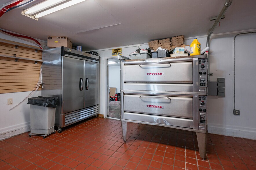 More Photos Of 944 Gibbons Hwy, Wilton Restaurant For Sale