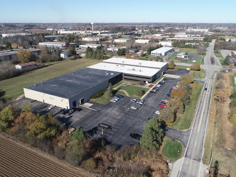 Primary Photo Of 10303 N Baehr Rd, Mequon Manufacturing For Sale