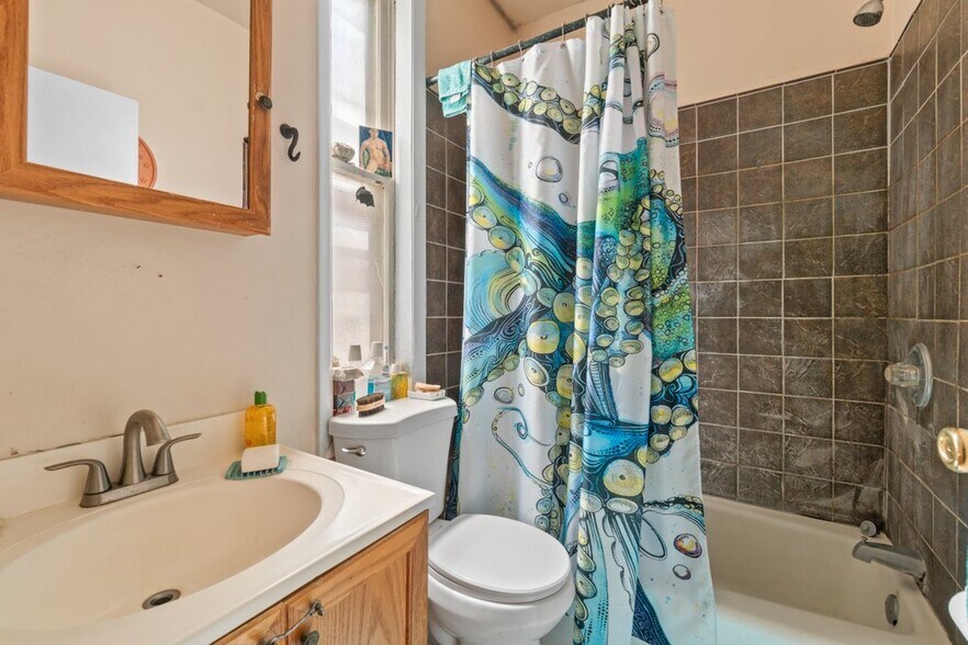 More Photos Of 1728 Bolton St, Baltimore Apartments For Sale