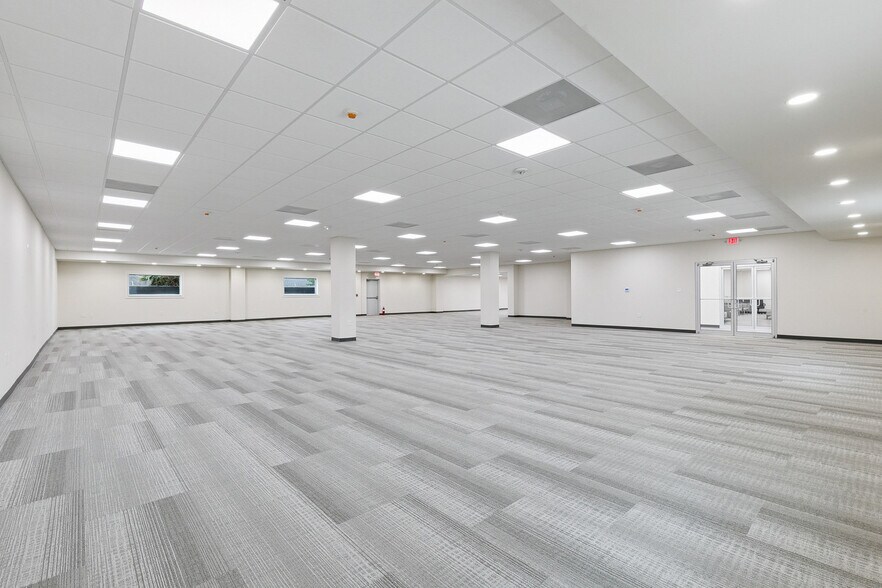 More Photos Of 8411 Parc Pl, Chalmette Office For Sale