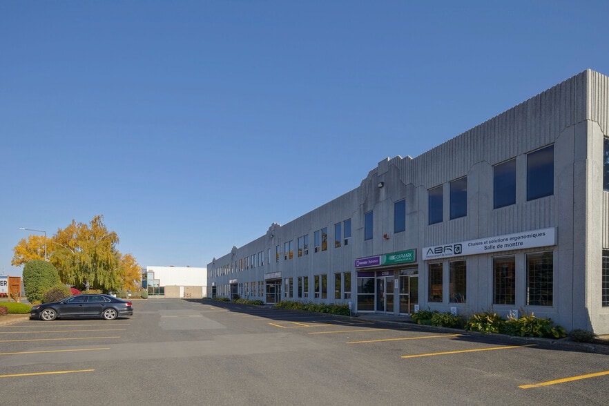 More Photos Of 2156-2168 Rue de la Province, Longueuil Light Distribution For Lease