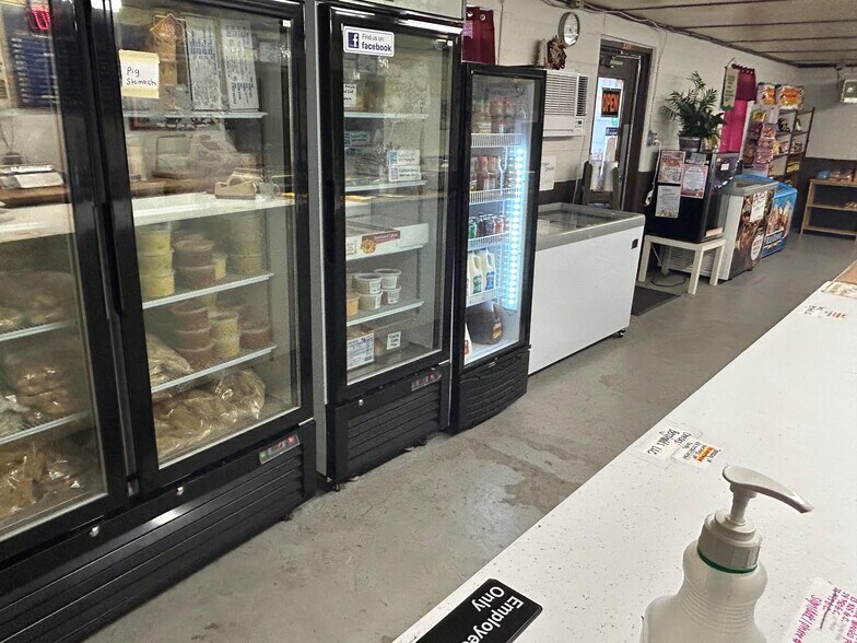 More Photos Of 124 Mahoning Dr E, Lehighton Storefront For Sale