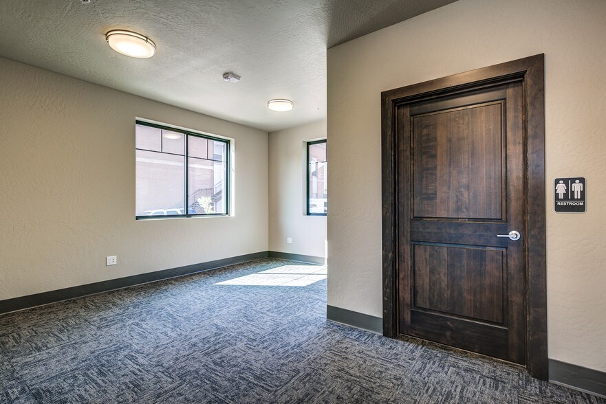 More Photos Of 115 E Lake St, Sandpoint Office Residential For Lease