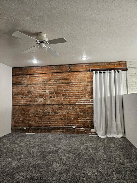 More Photos Of 302-304 S River Park Dr, Guttenberg Apartments For Sale