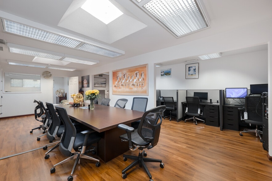 More Photos Of 635 W Foothill Blvd, Monrovia Loft Creative Space For Sale