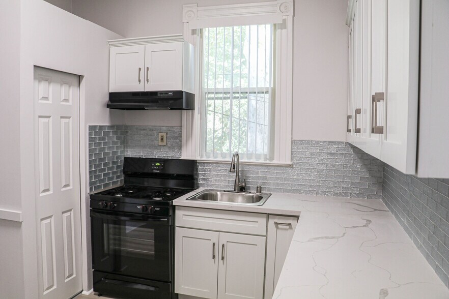 More Photos Of 2801 D St, Sacramento Apartments For Sale