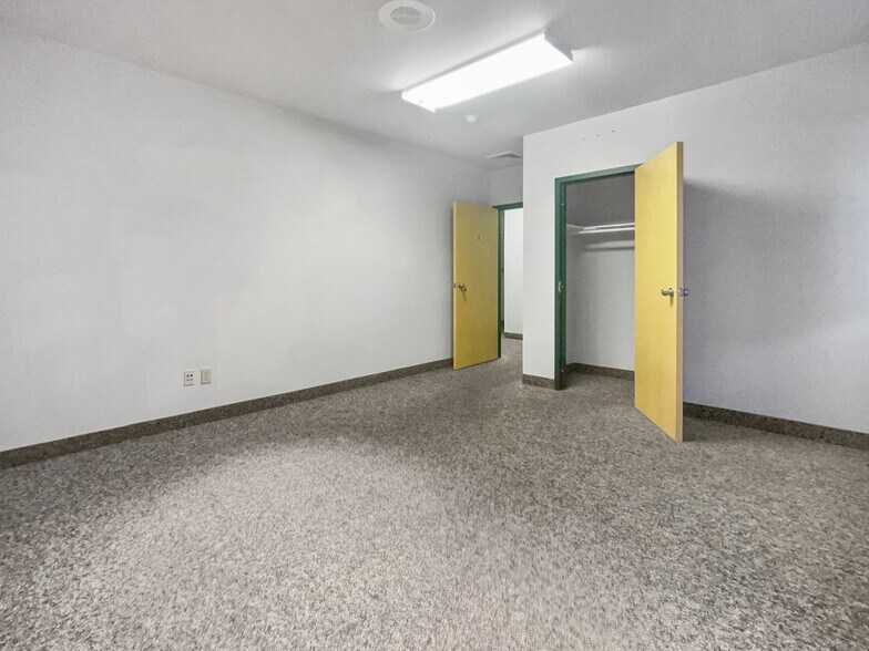 More Photos Of 608 N High St, Millville Medical For Sale