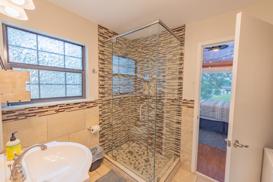 More Photos Of 108 E Barker Creek Dr, Scroggins Specialty For Sale
