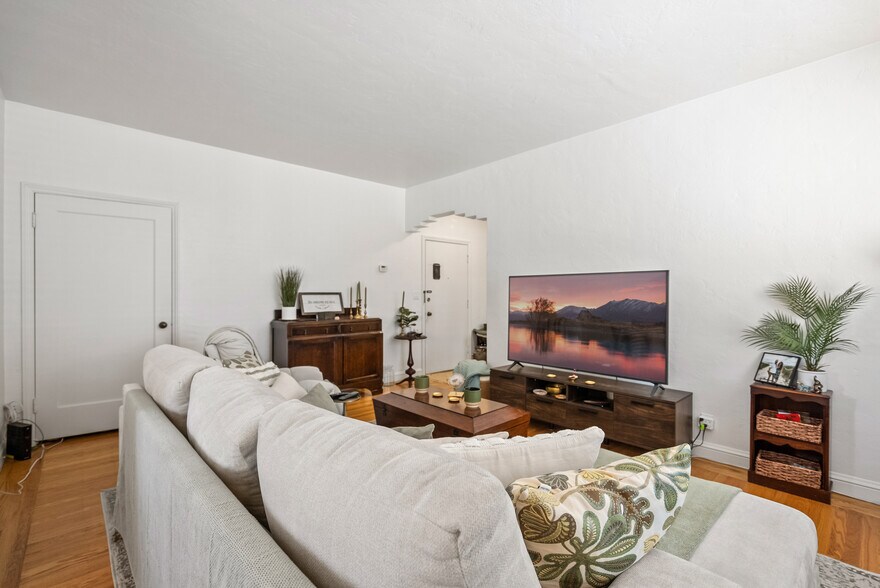 More Photos Of 1217 Capuchino Ave, Burlingame Apartments For Sale