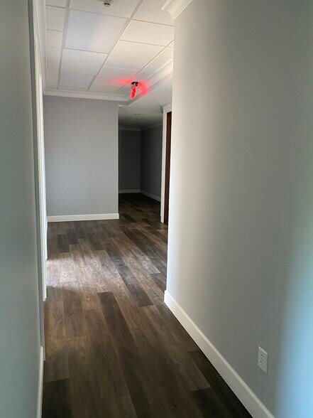 More Photos Of 406 S Waukesha St, Bonifay Office For Sale