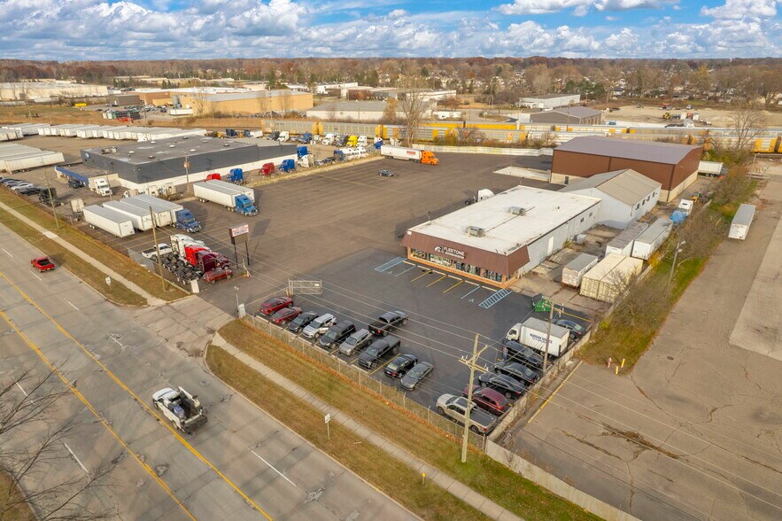 Primary Photo Of 1475 S Newburgh Rd, Westland Light Distribution For Sale