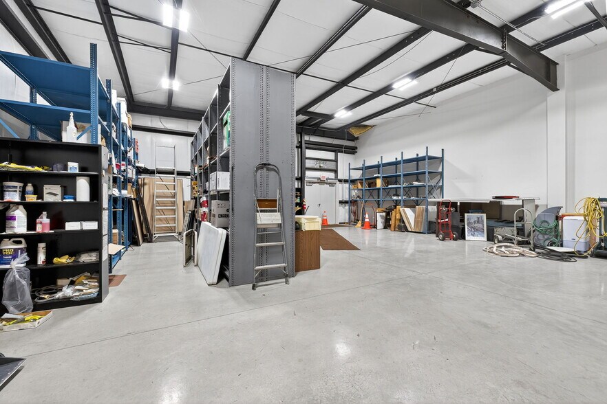 More Photos Of 2185-2187 E Citygate Dr, Columbus Light Distribution For Sale