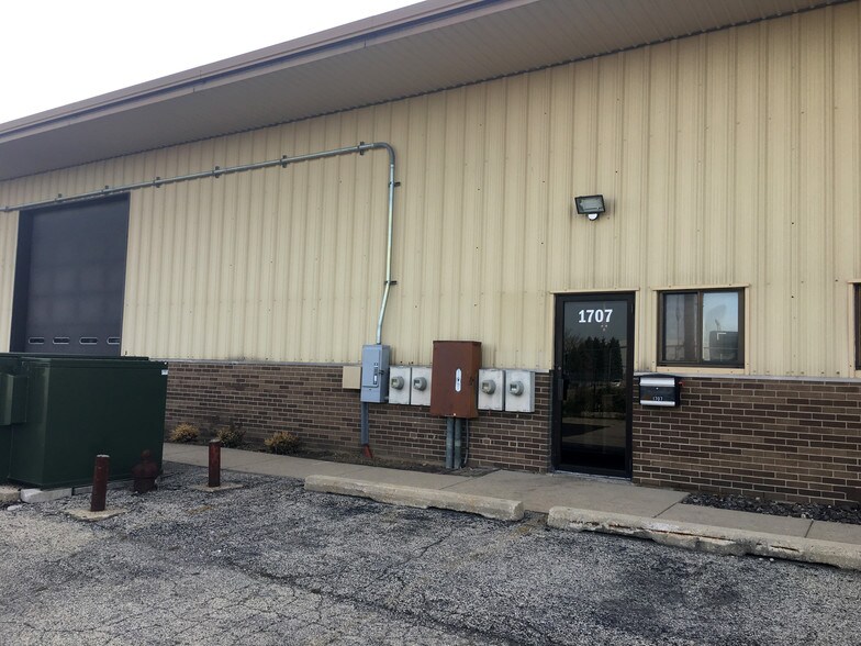 More Photos Of 1701-1711 E Wilson Rd, Batavia Warehouse For Lease