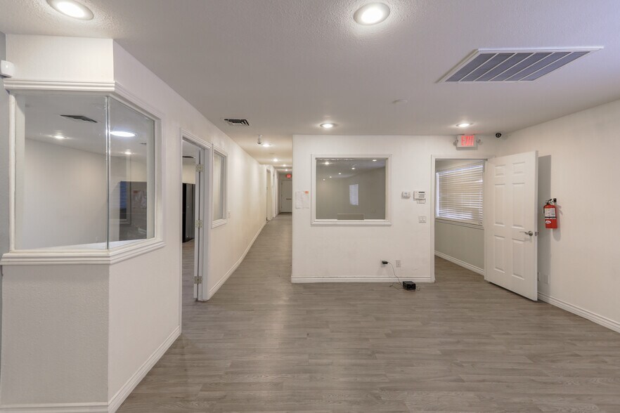 More Photos Of 1000 Garces Ave, Las Vegas Office For Sale