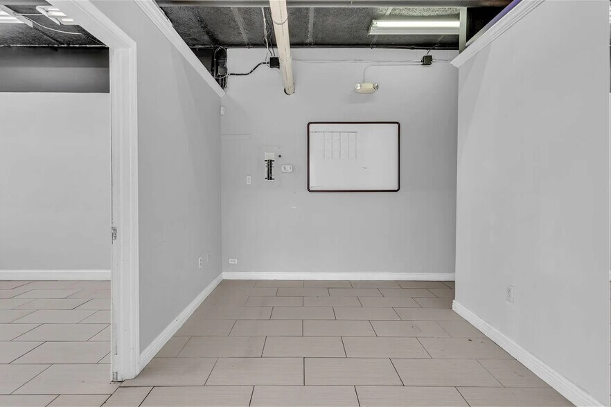 More Photos Of 1400 N West Ave, Jackson General Retail For Sale