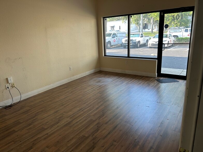 More Photos Of 811 NE 16th St, Ocala Warehouse For Lease