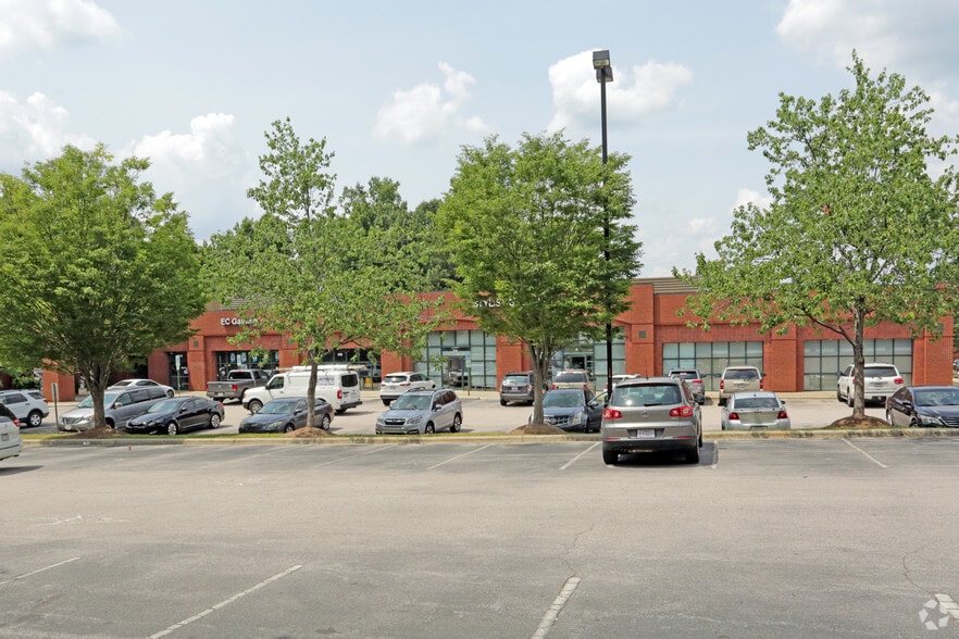 More Photos Of 200-280 Nottingham Dr, Cary Unknown For Lease