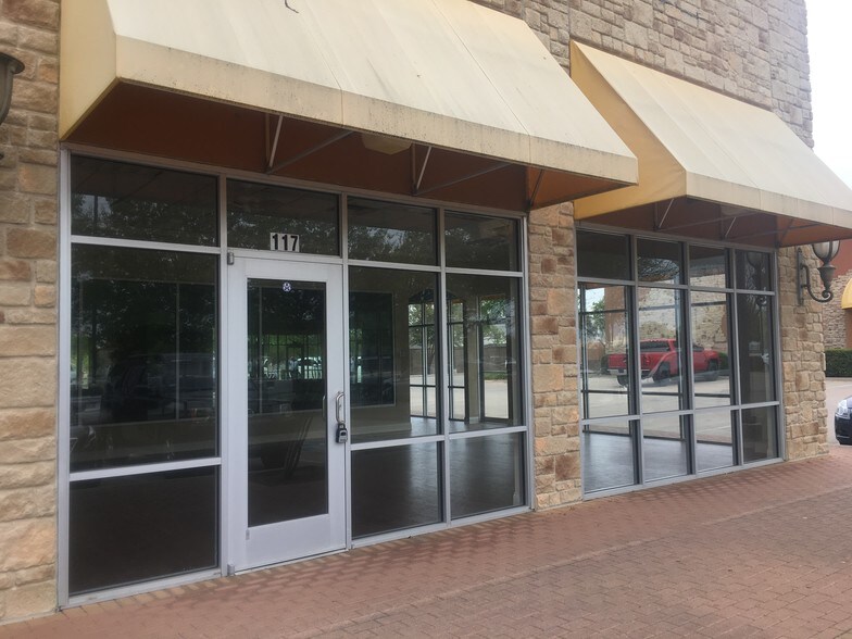 More Photos Of 1205 E Debbie Ln, Mansfield Freestanding For Lease
