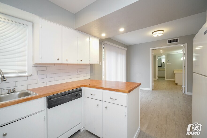 More Photos Of 601 George Ave, Midland Apartments For Sale
