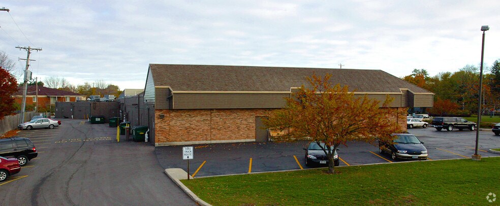 More Photos Of 6801-6823 N Green Bay Ave, Glendale General Retail For Lease