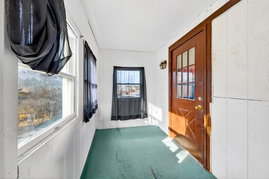More Photos Of 1980 US-209, Brodheadsville Office Residential For Sale