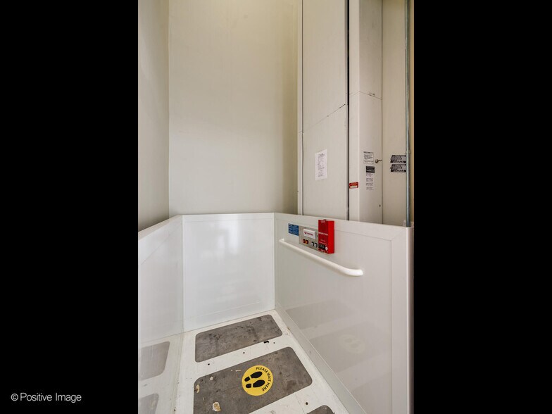 More Photos Of 1125 N Delany Rd, Gurnee Medical For Sale