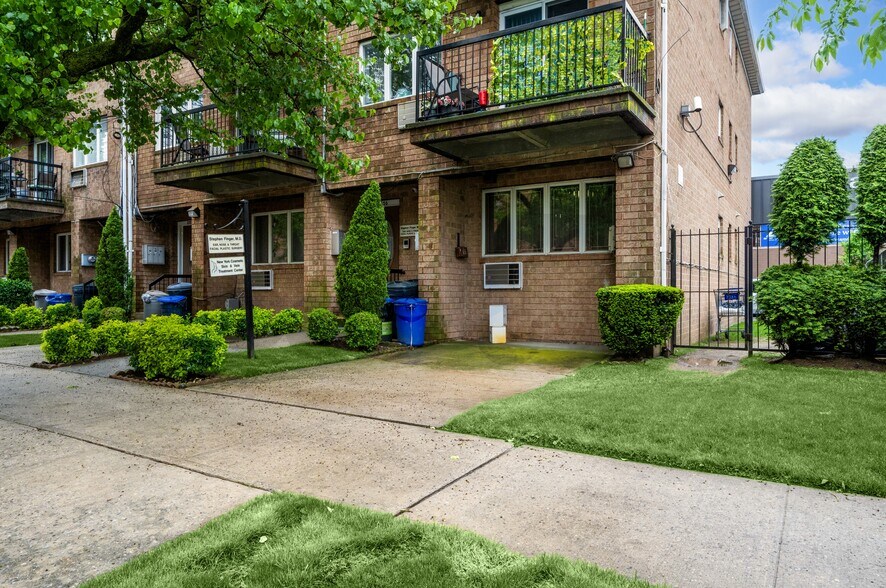 More Photos Of 2256 Hendrickson St, Brooklyn Apartments For Lease