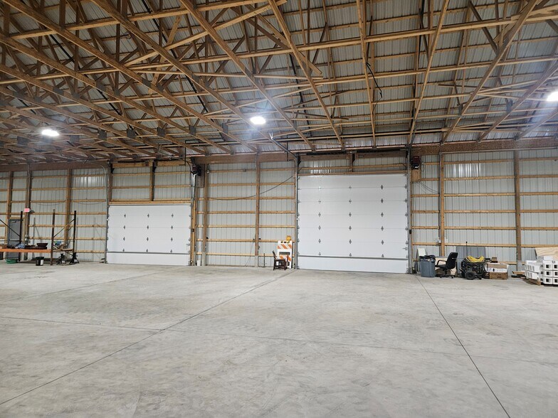 More Photos Of 1607 Reed rd, Pennington Flex For Lease