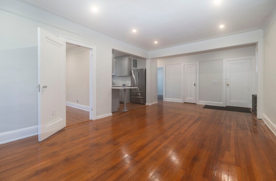 More Photos Of 4320 Hamilton Pl, Flushing Apartments For Sale