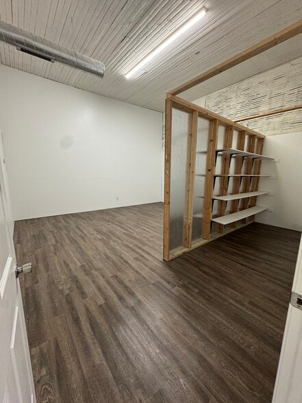 More Photos Of 115 S Goliad St, Rockwall Storefront Retail Office For Lease